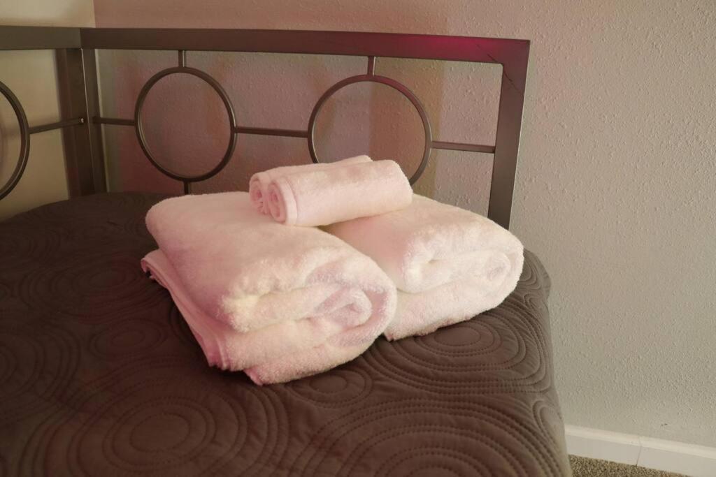 אלבוקרקי Cowboy Den-Hot Tub-Game Room-Pet Friendly-No Pet Fees! מראה חיצוני תמונה